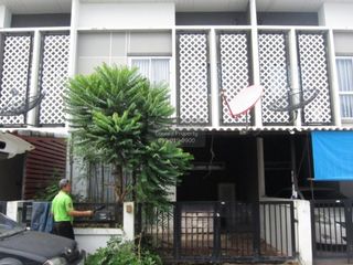 Reihenhaus zum Kauf mit 3 Zimmer in Si Racha, Chonburi
