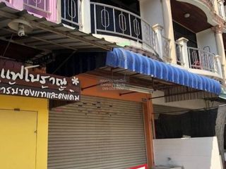 Gewerbefläche zum Kauf mit 3 Zimmer in Si Racha, Chonburi