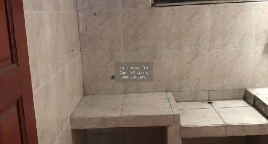 Gewerbefläche zum Kauf mit 3 Zimmer in Si Racha, Chonburi