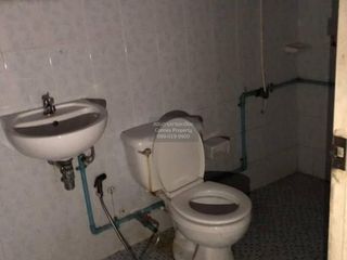 Gewerbefläche zum Kauf mit 3 Zimmer in Si Racha, Chonburi