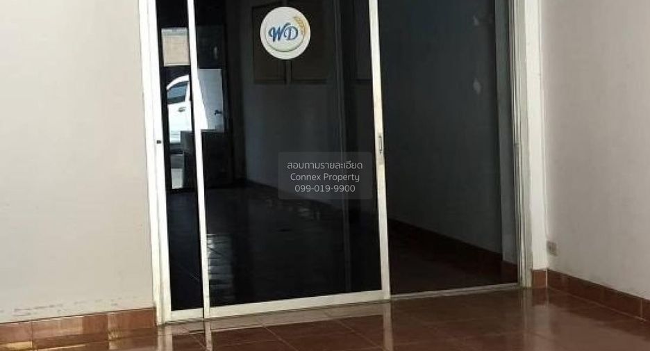 Gewerbefläche zum Kauf mit 3 Zimmer in Si Racha, Chonburi