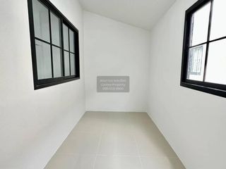 出售 2 卧室 联排别墅 在 Pak Kret, Nonthaburi