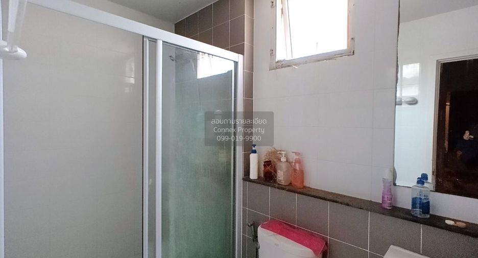 Reihenhaus zum Kauf mit 4 Zimmer in Khlong Sam Wa, Bangkok