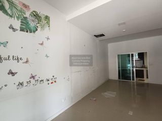 For sale 3 bedrooms townhouse in Mueang Samut Prakan, Samut Prakan