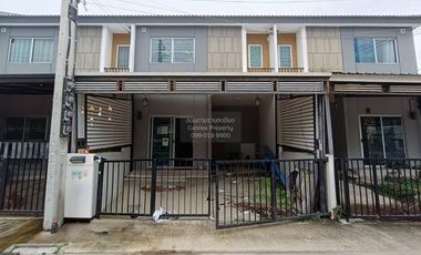 For sale 3 bedrooms townhouse in Mueang Samut Prakan, Samut Prakan