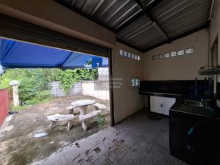 Casa adosada en venta de 3 habitaciones en Si Racha, Chonburi
