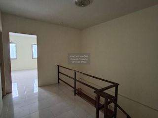 Casa adosada en venta de 3 habitaciones en Si Racha, Chonburi