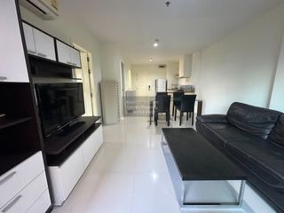 For rent 2 bedrooms condo in Huai Khwang, Bangkok