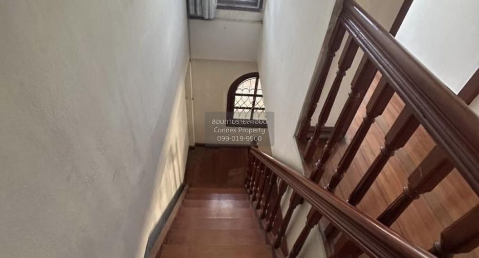 出租 3 卧室 独立屋 在 Phra Khanong, 曼谷