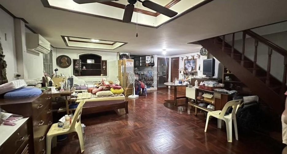 出租 3 卧室 独立屋 在 Phra Khanong, 曼谷