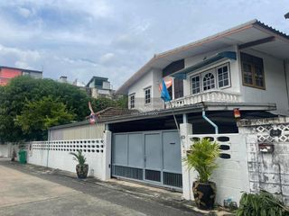 出租 3 卧室 独立屋 在 Phra Khanong, 曼谷