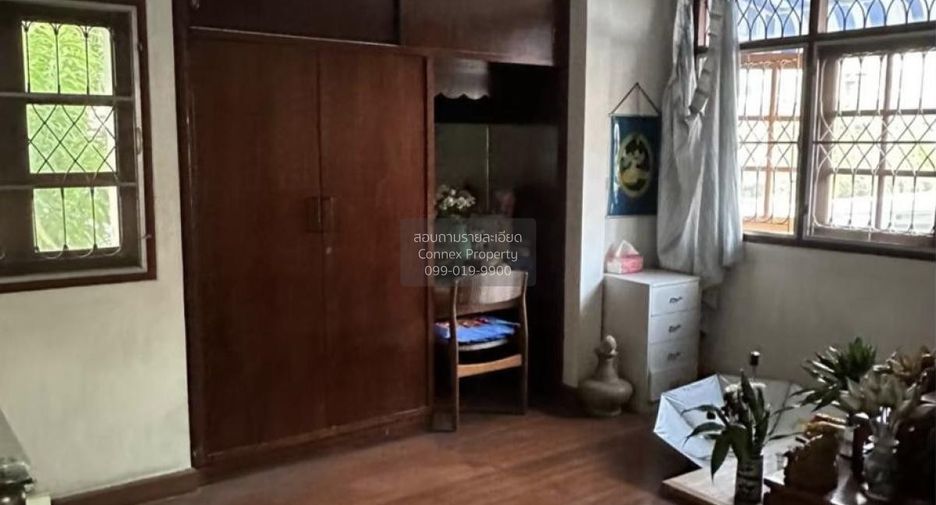 出租 3 卧室 独立屋 在 Phra Khanong, 曼谷