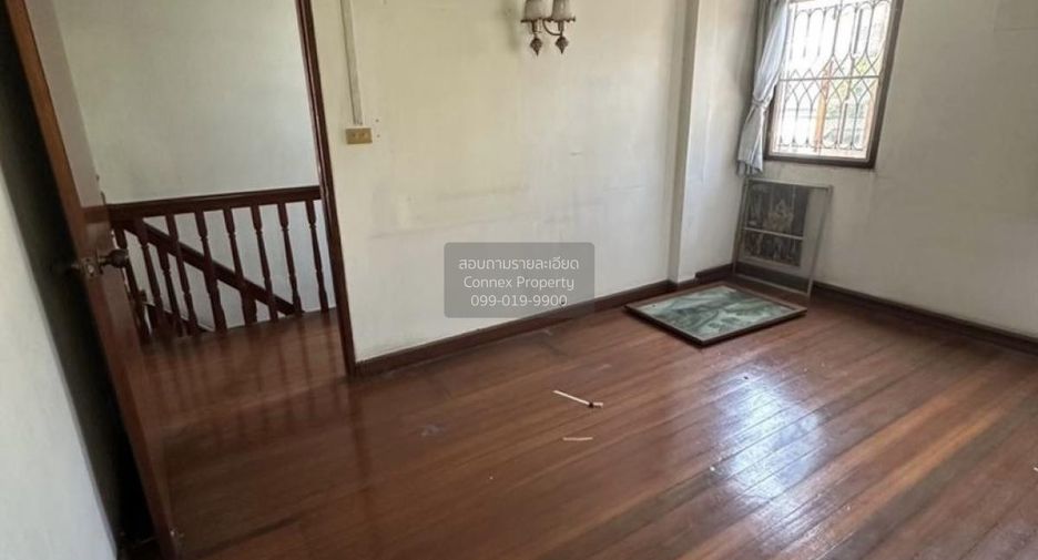 出租 3 卧室 独立屋 在 Phra Khanong, 曼谷