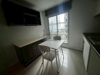 For rent 2 bedrooms condo in Huai Khwang, Bangkok