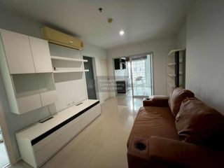 For rent 2 bedrooms condo in Huai Khwang, Bangkok