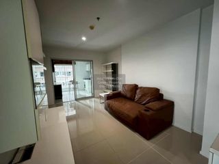 For rent 2 bedrooms condo in Huai Khwang, Bangkok