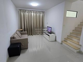 À louer 3 chambres maison de ville à Pak Kret, Nonthaburi
