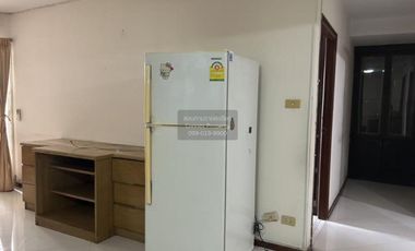 For rent 3 bedrooms condo in Yan Nawa, Bangkok