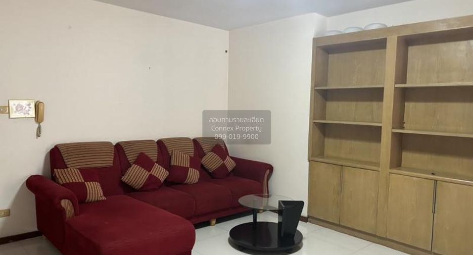 For rent 3 bedrooms condo in Yan Nawa, Bangkok
