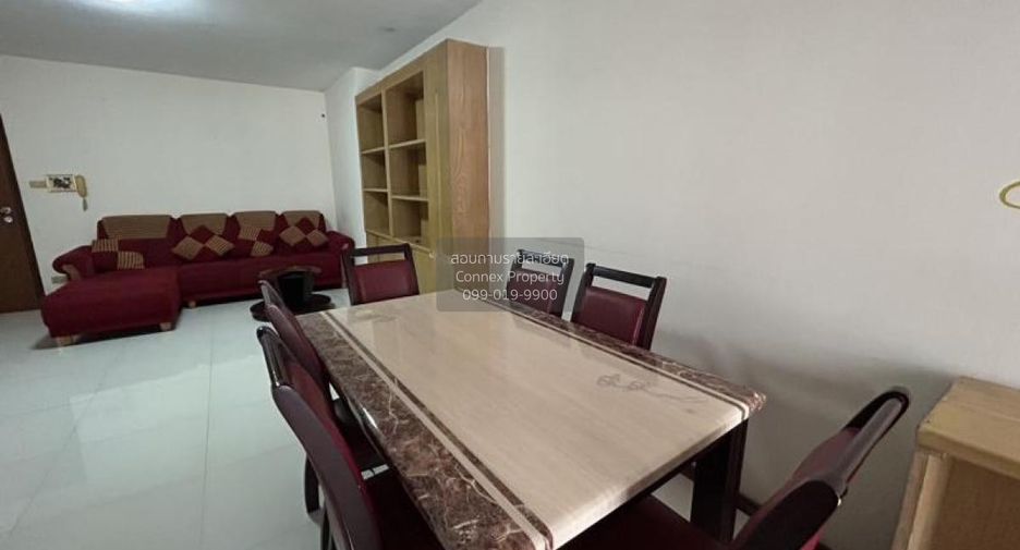 For rent 3 bedrooms condo in Yan Nawa, Bangkok