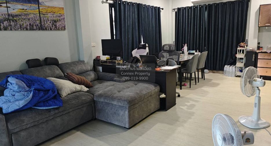 Casa en alquiler de 3 habitaciones en Sam Phran, Nakhon Pathom
