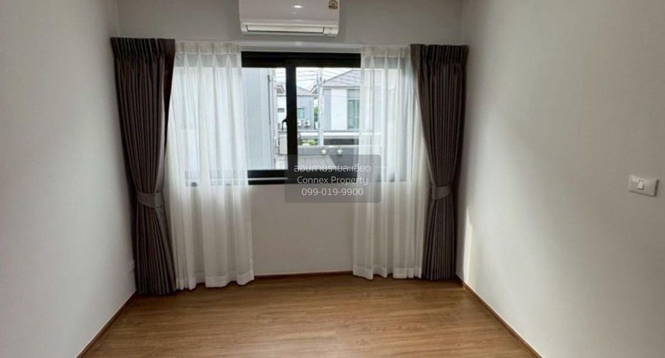 Casa adosada en alquiler de 3 habitaciones en Pak Kret, Nonthaburi