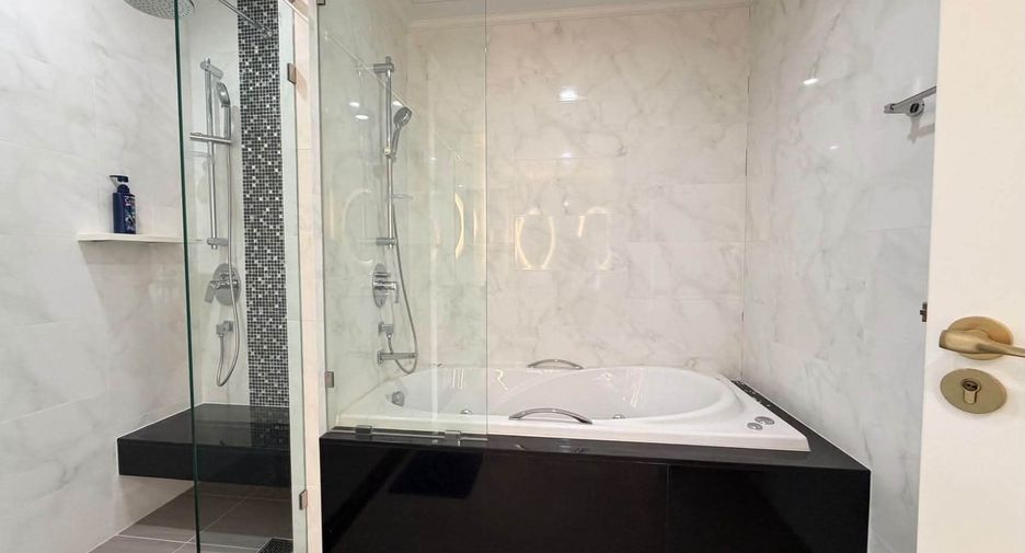 Condo en venta de 4 habitaciones en Watthana, Bangkok
