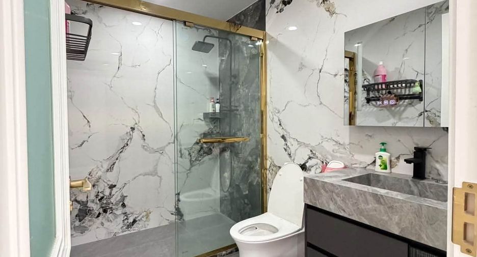 Condo en venta de 4 habitaciones en Watthana, Bangkok