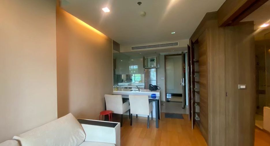 À louer et à vendre 1 chambre condo à Sathon, Bangkok