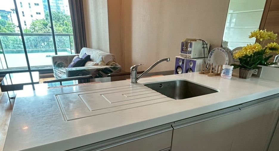 À louer et à vendre 1 chambre condo à Sathon, Bangkok