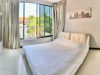 Villa en venta de 6 habitaciones en Bang Lamung, Chonburi