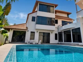 Villa en venta de 6 habitaciones en Bang Lamung, Chonburi