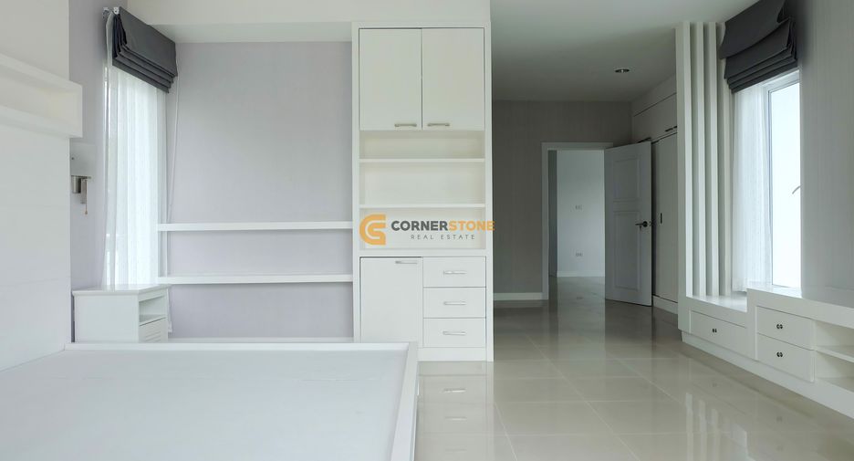 For sale 4 bedrooms house in Bang Lamung, Chonburi