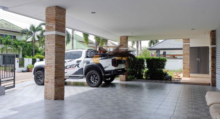 For sale 4 bedrooms house in Bang Lamung, Chonburi