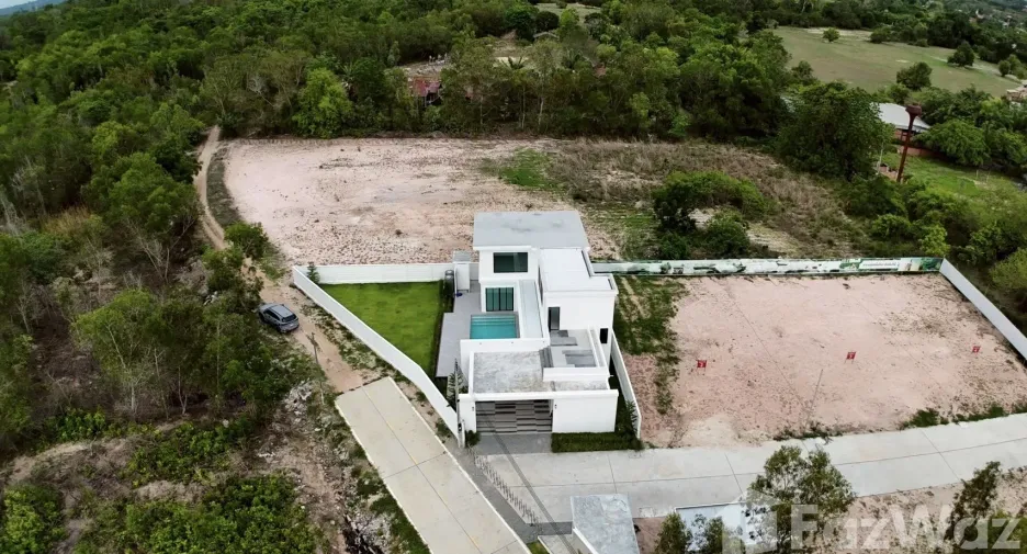 For sale 4 bedrooms villa in Huay Yai, Pattaya