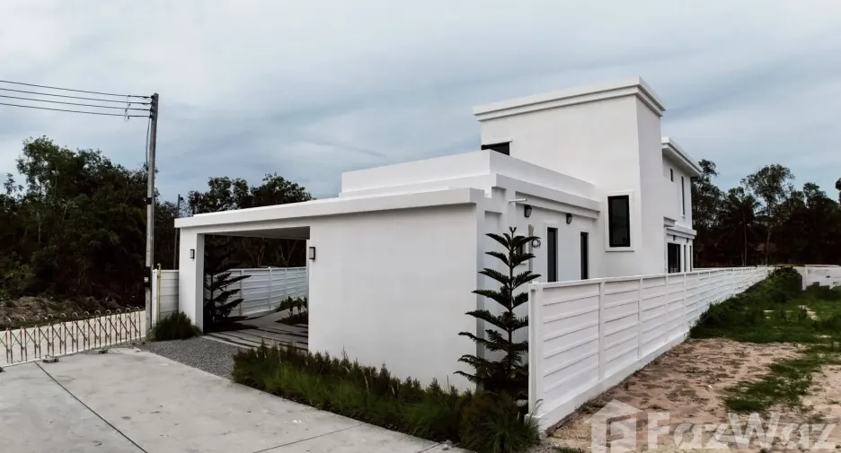 For sale 4 bedrooms villa in Huay Yai, Pattaya
