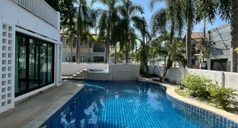 For rent 4 bedrooms house in Bang Lamung, Chonburi