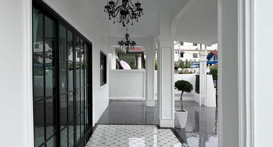 Haus zum Kauf mit 3 Zimmer in Bang Lamung, Chonburi