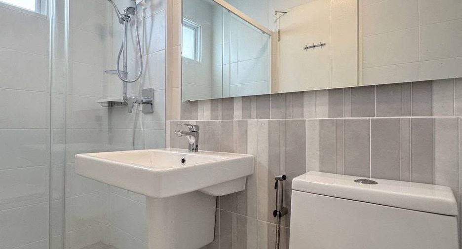 Haus zur Miete mit 2 Zimmer in Prawet, Bangkok