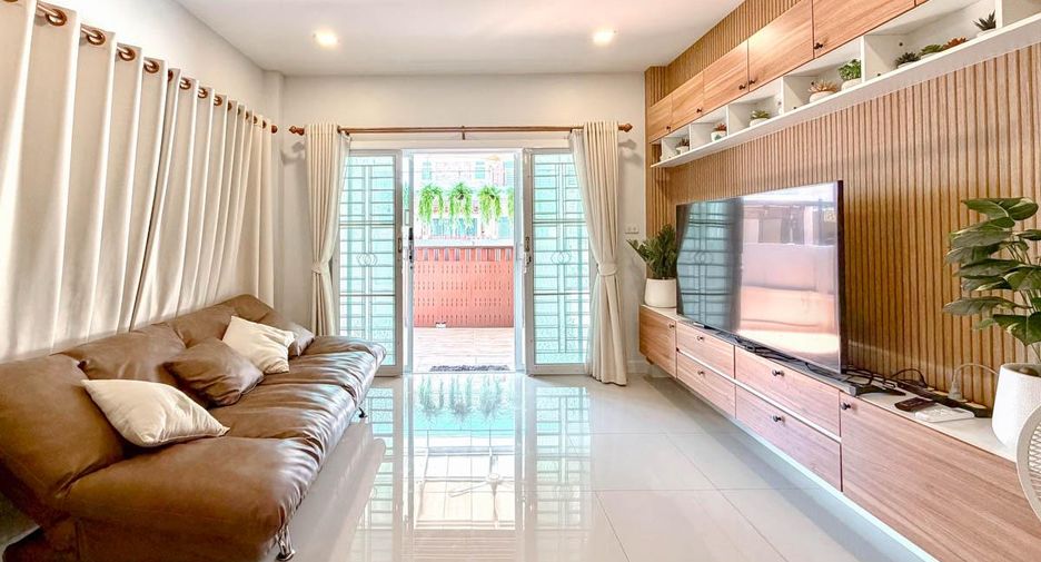 À vendre 4 chambres maison à Bang Lamung, Chonburi