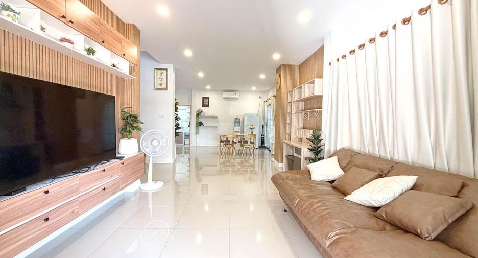 À vendre 4 chambres maison à Bang Lamung, Chonburi