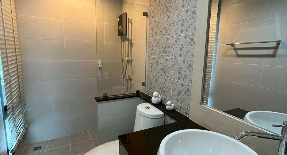 For rent 3 ベッドルーム house in Bang Lamung, Chonburi