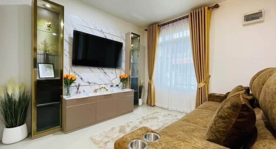 Продажа 4 спальни дом в Восточная Паттайя, Паттайя