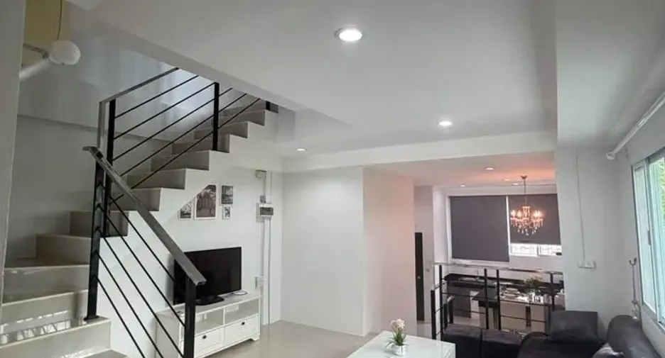 出租 4 卧室 联排别墅 在 Bang Lamung, Chon Buri