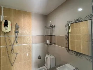 出租 4 卧室 联排别墅 在 Bang Lamung, Chon Buri