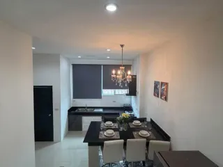 出租 4 卧室 联排别墅 在 Bang Lamung, Chon Buri