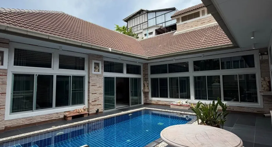 For sale 4 ベッドルーム house in Bang Lamung, Chonburi