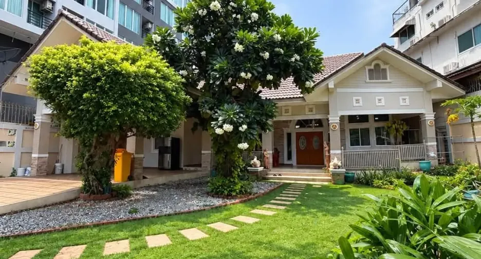 For sale 4 ベッドルーム house in Bang Lamung, Chonburi