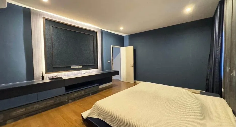 For sale and for rent 4 bedrooms house in Prawet, Bangkok