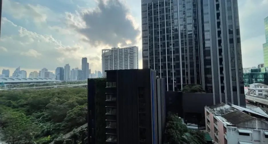 Wohnung zur Miete mit 1 Zimmer in Huai Khwang, Bangkok